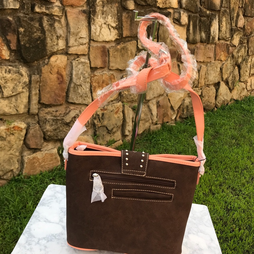 Montana West buckle Floral Crossbody - Picture 2 of 7